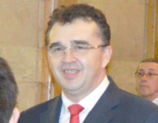 Oprişan: Nu sunt în tandem cu Şova